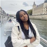 Je suis la professeur parfaite pour vous ! Je suis passionné et patiente quelque soit votre niveau en Anglais.